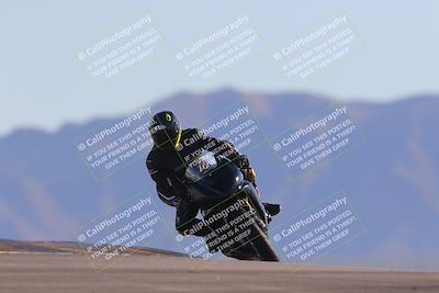 media/Nov-06-2023-Moto Forza (Mon) [[ce023d0744]]/3-Intermediate Group/Session 5 (Turn 9)/